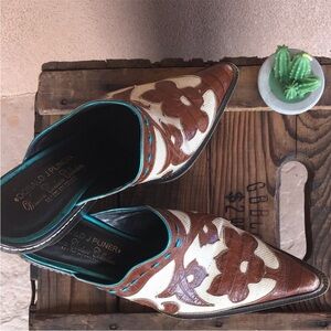 Vintage Donald J Pliner mules / clogs alligator skin